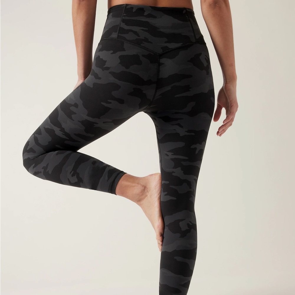 Athleta Elation Camo 7/8 Tight